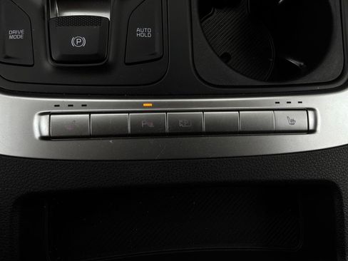 Used 2026 Kia Carnival FWD image 24