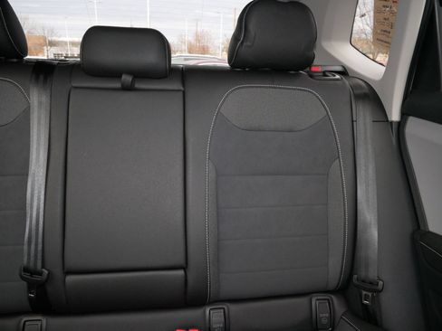 Certified 2024 Volkswagen Taos SE w/ Panoramic Sunroof Package image 14