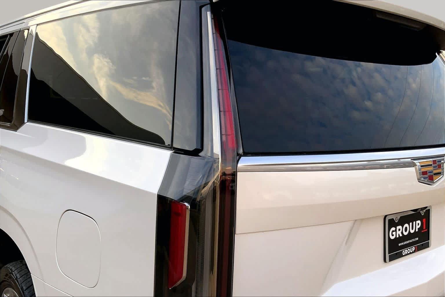 Used 2021 Cadillac Escalade ESV Premium Luxury AWD/4WD image 29