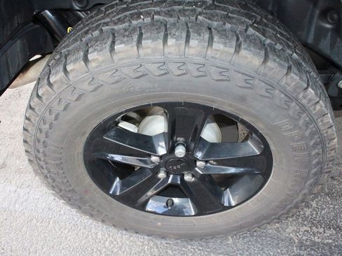 Used 2022 Jeep Wrangler Unlimited Sahara AWD/4WD image 57