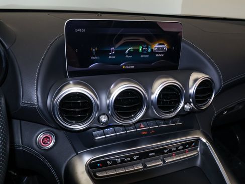 Used 2021 Mercedes-Benz AMG GT Roadster image 22