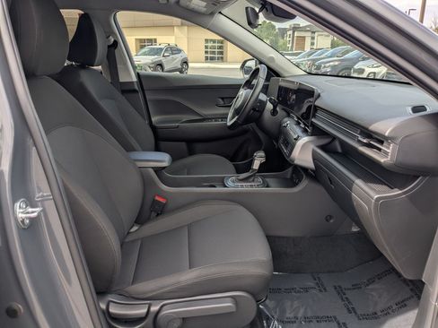 Certified 2025 Hyundai Kona SEL AWD/4WD image 32