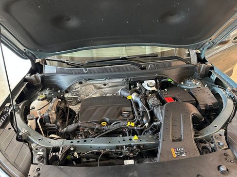 Used 2025 Chevrolet Trax LT w/ LT Convenience Package image 31