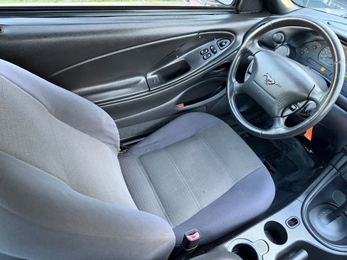 Used 2004 Ford Mustang Coupe RWD image 28