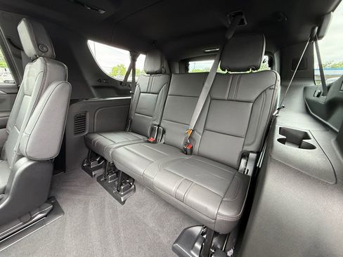 Used 2024 Chevrolet Suburban RST w/ Luxury Package AWD/4WD image 25