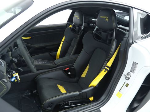 Used 2025 Porsche 718 Cayman GT4 RS RWD image 25