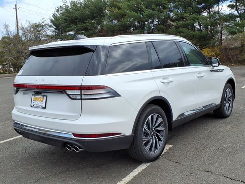 New 2026 Lincoln Aviator AWD image 6