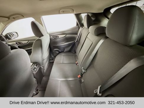 Used 2022 Nissan Rogue Sport S image 10