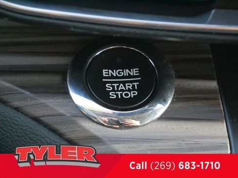 Used 2020 Ford Explorer Limited image 32