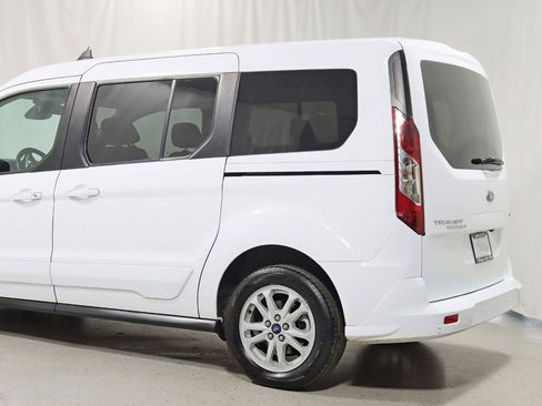 Used 2022 Ford Transit Connect XLT image 10