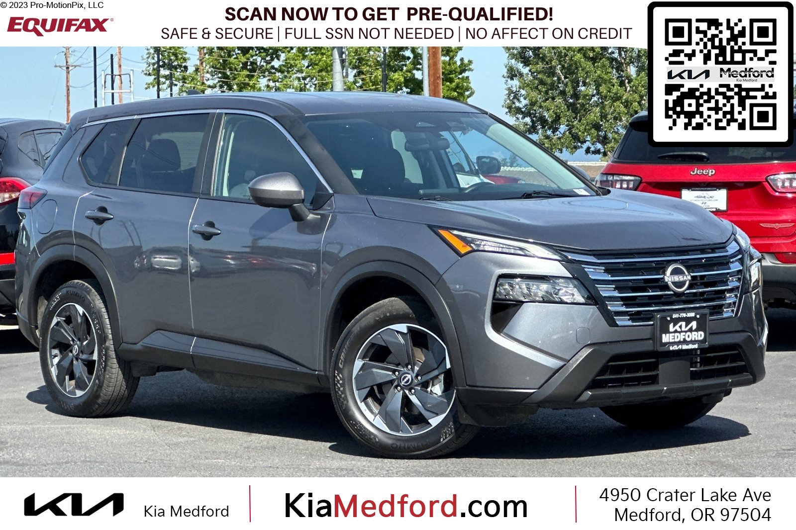 Used 2025 Nissan Rogue SV AWD/4WD image 1