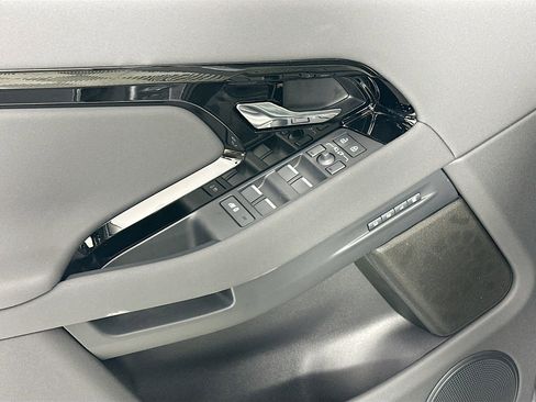 Used 2026 Land Rover Range Rover Evoque S image 15