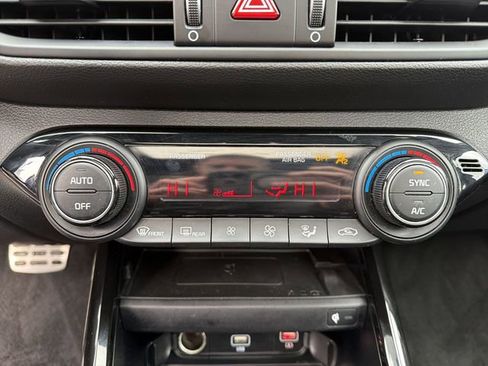 Used 2024 Kia Forte GT-Line w/ GT-Line Premium Package image 21