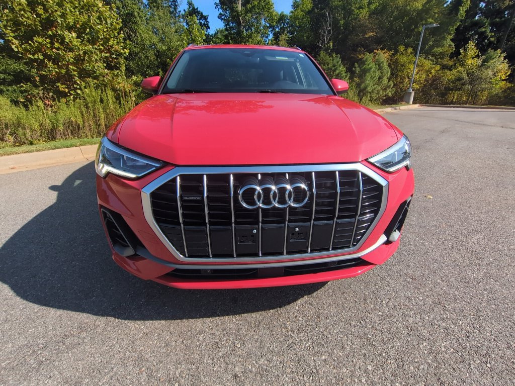 Used 2025 Audi Q3 2.0T Premium AWD/4WD image 2