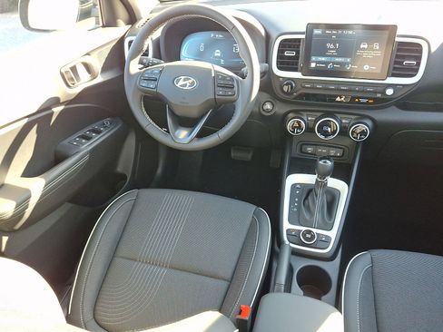 New 2026 Hyundai Venue SEL image 9