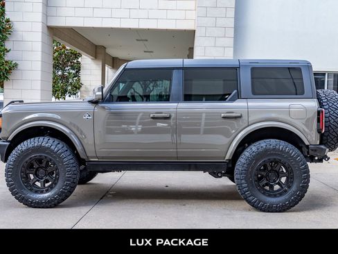 Used 2025 Ford Bronco Outer Banks AWD/4WD image 6