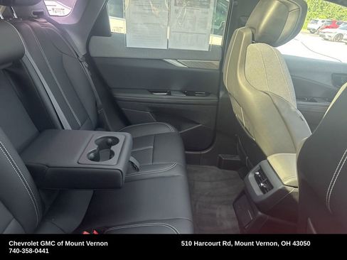 Used 2025 Cadillac Optiq Sport 1 w/ LPO, ONYX Package image 14