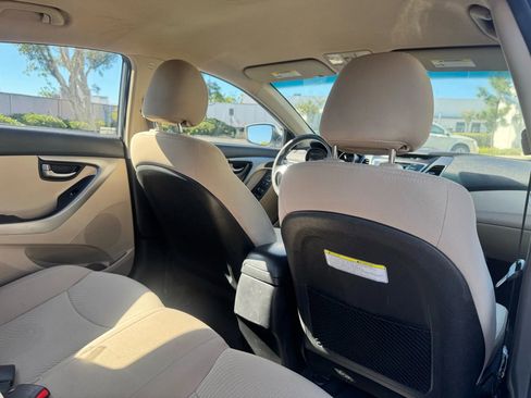 Used 2016 Hyundai Elantra SE image 28