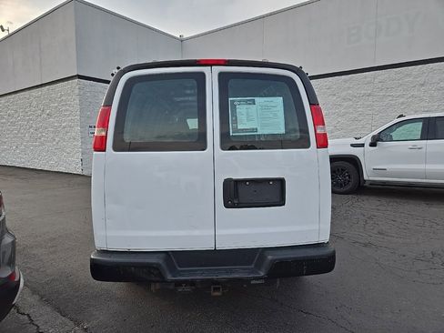 Used 2019 Chevrolet Express 3500 Extended w/ Driver Convenience Package RWD image 8