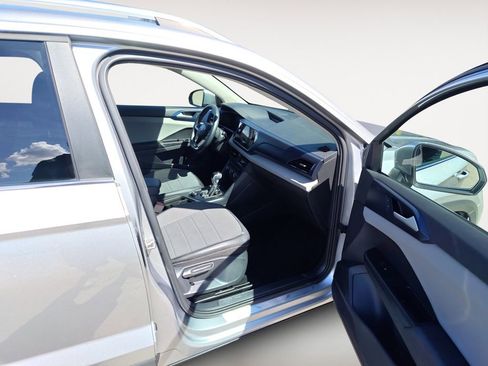 Used 2022 Volkswagen Taos SE image 15