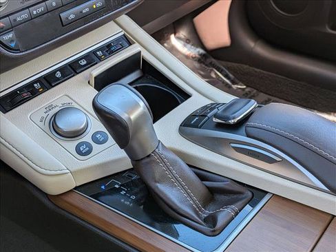 Used 2017 Lexus ES 300h ES 300h image 12