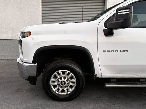 Used 2023 Chevrolet Silverado 2500 LT AWD/4WD image 10