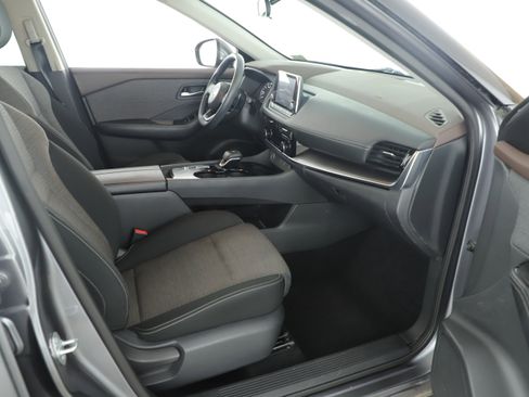 Used 2021 Nissan Rogue SV image 12