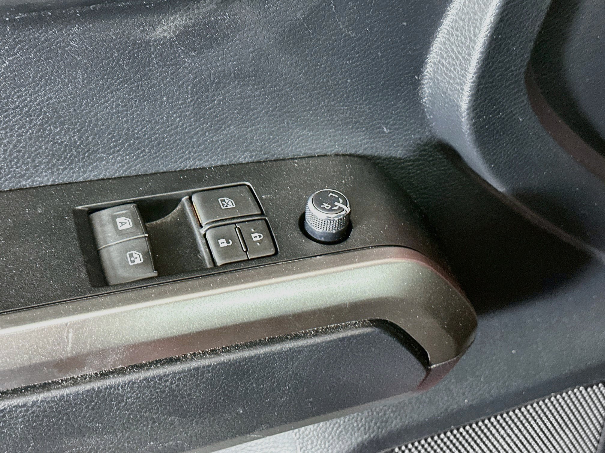Used 2018 Toyota Tacoma SR5 RWD image 15