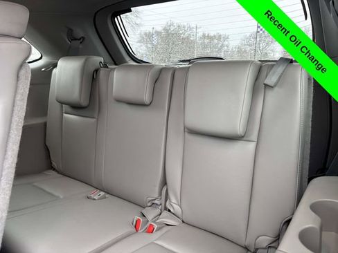 Used 2019 Toyota Highlander XLE image 28