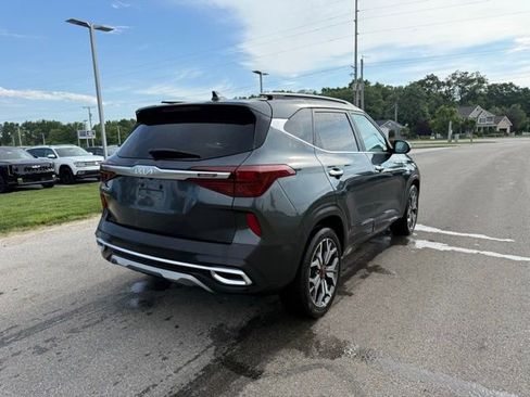 Used 2023 Kia Seltos SX w/ SX Sunroof Package AWD/4WD image 3