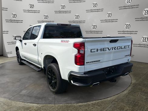 Used 2021 Chevrolet Silverado 1500 Custom Trail Boss w/ LPO, Dark Essentials Package AWD/4WD image 3