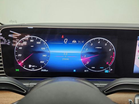 Used 2024 Mercedes-Benz GLS 450 4MATIC image 10