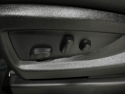 Used 2018 Chevrolet Tahoe LT w/ Luxury Package image 16