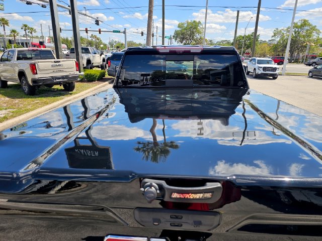 Used 2022 GMC Sierra 2500 Denali w/ Denali Black Diamond Edition AWD/4WD image 12