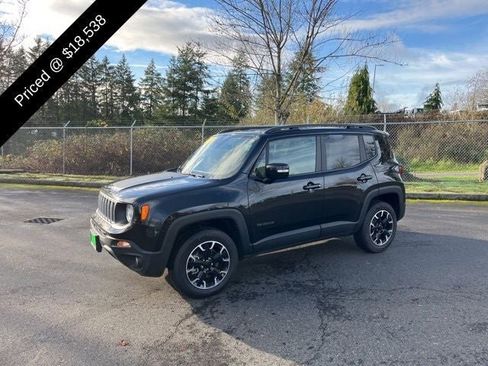 Used 2023 Jeep Renegade Latitude image 3