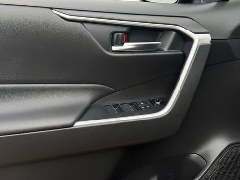 Used 2021 Toyota RAV4 XLE Premium image 27