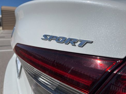 Certified 2025 Honda Civic Sport image 9