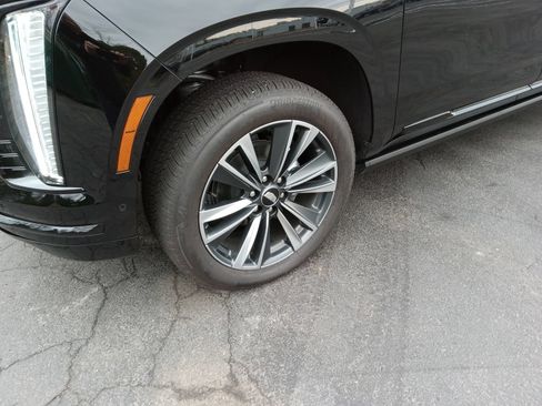 Used 2026 Cadillac Escalade ESV Sport w/ Touring Package AWD/4WD image 6