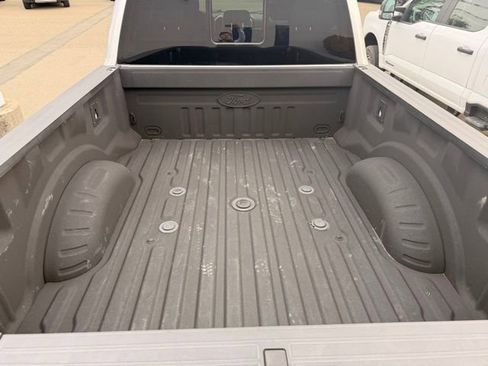 Used 2019 Ford F350 Lariat image 9