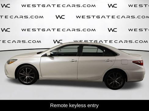 Used 2017 Toyota Camry XSE w/ Moonroof Package image 5