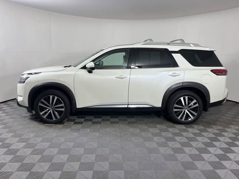 Used 2024 Nissan Pathfinder Platinum w/ Cargo Package image 2