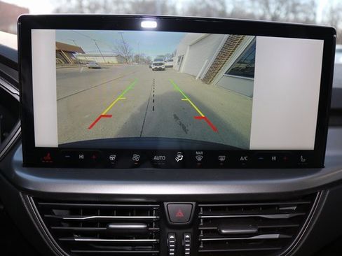 Used 2024 Ford Escape SE image 23