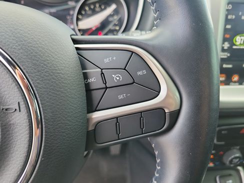 Used 2021 Jeep Compass Latitude FWD image 20