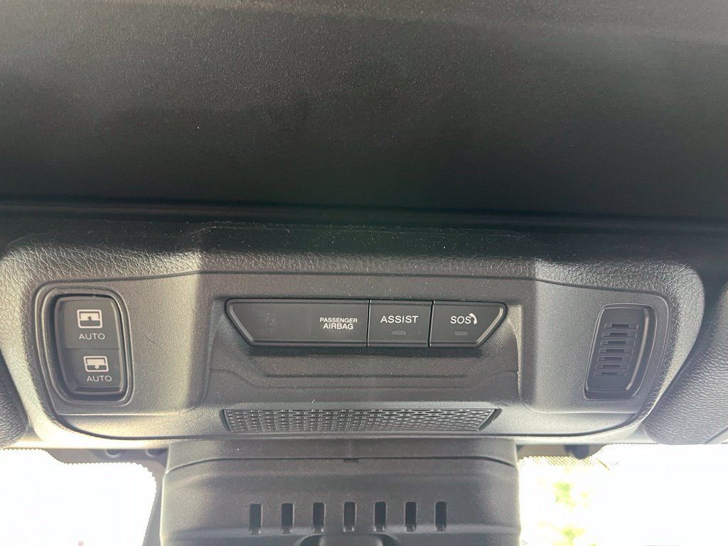 Used 2026 Jeep Wrangler Unlimited Sahara AWD/4WD image 38