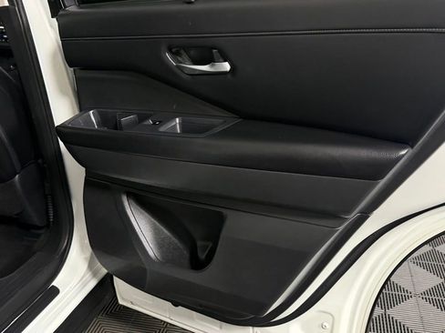 Used 2024 Nissan Pathfinder SL FWD image 31