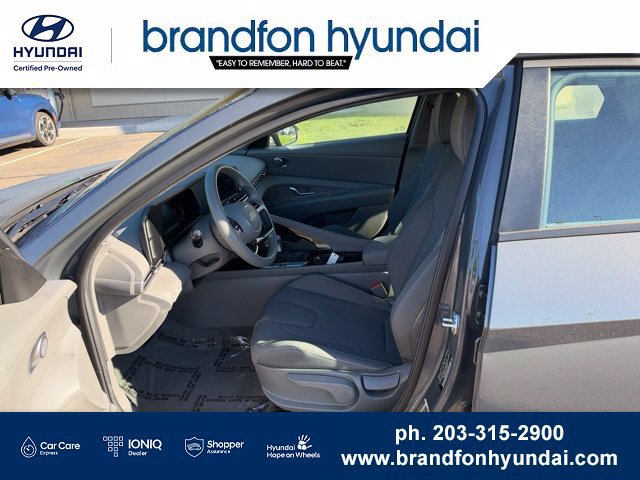 Used 2026 Hyundai Elantra Hybrid FWD image 21