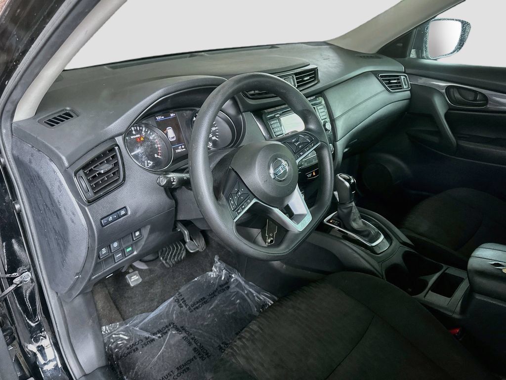 Used 2020 Nissan Rogue S FWD image 9