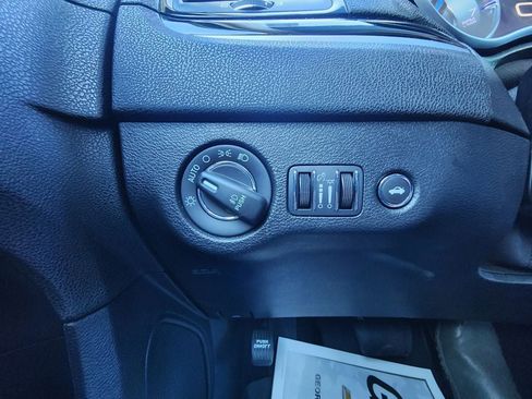 Used 2023 Chrysler 300 Touring L image 20