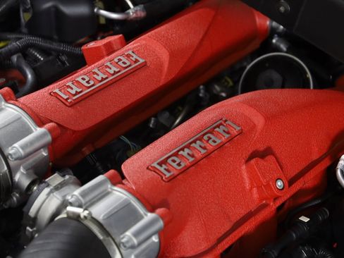 Used 2018 Ferrari California T image 30