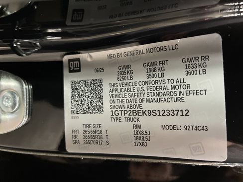 New 2025 GMC Canyon Elevation w/ Convenience Package image 28